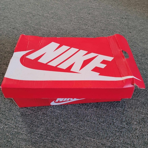 NIKE AIR MAX 97 GOLD RARE FIND SIZE 10.5 - Picture 9 of 9